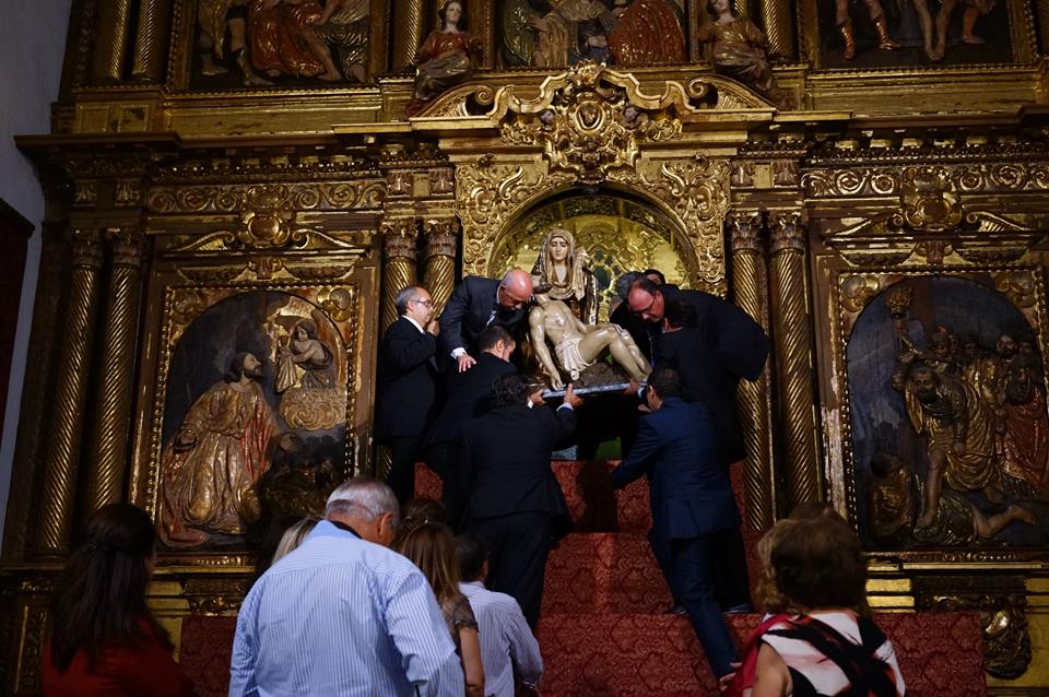 AYAMONTE ACOMPAÑÓ A SU PATRONA EN SU TRADICIONAL BAJADA DE SU CAMARÍN