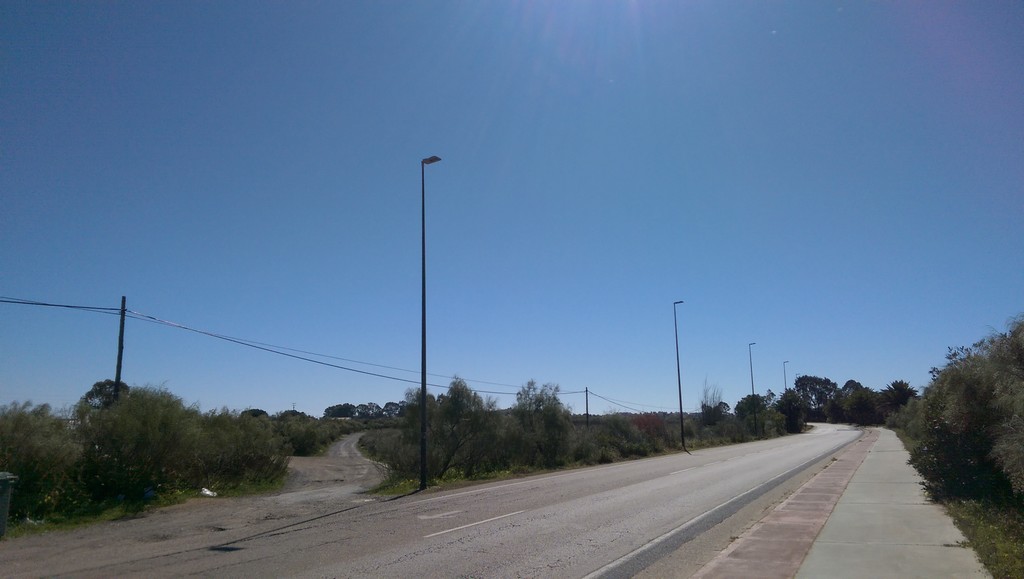 ROBAN MIL QUINIENTOS METROS DE CABLEADO PÚBLICO EN AYAMONTE