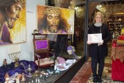 “VIVE AYAMONTE DE DULCE”, GANADOR DEL II CONCURSO DE ESCAPARATES COFRADES DE LA SEMANA SANTA DE AYAMONTE
