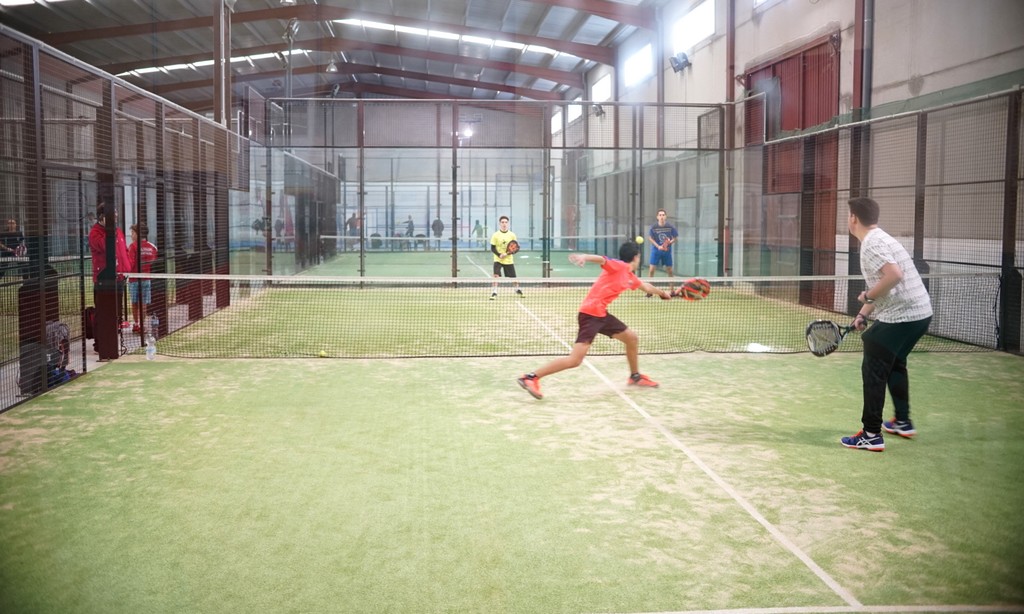 GRAN AMBIENTE EN EL TORNEO DE PÁDEL ESCOLAR DE AYAMONTE