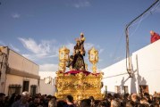 AYAMONTE VIVIÓ SU PARTICULAR DOMINGO DE SEÑAS CON EL TRADICIONAL TRASLADO DE PADRE JESÚS