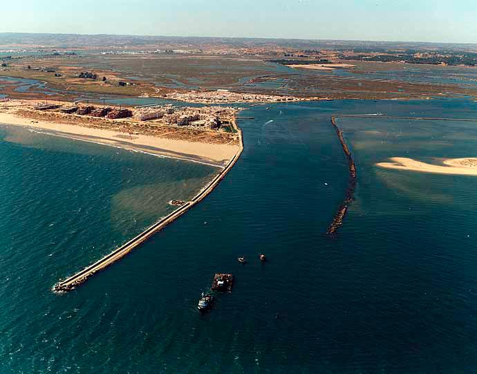 Posicionamiento de Ecologistas en Acción ante las exigencias de inversiones públicas en espigones sobre las playas de Huelva