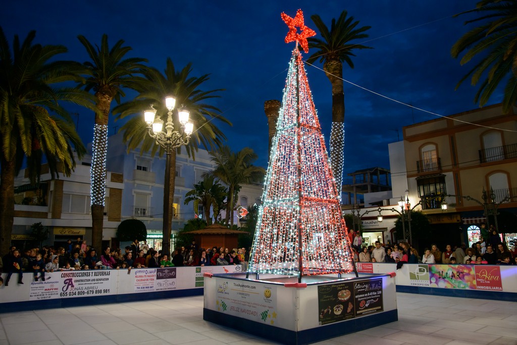 El encendido del alumbrado navideño da el pistoletazo de salida a la campaña de navidad