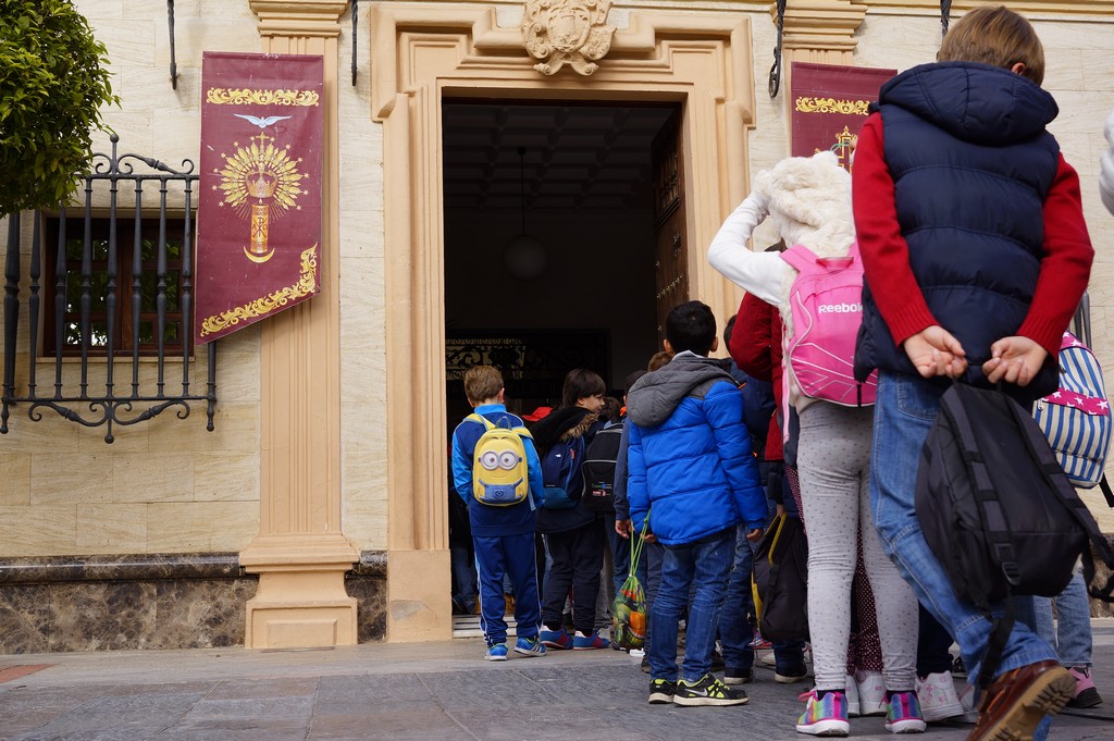 ALUMNOS DEL COLEGIO “SANTO ÁNGEL”, DE HUELVA, VISITAN EL AYUNTAMIENTO DE AYAMONTE