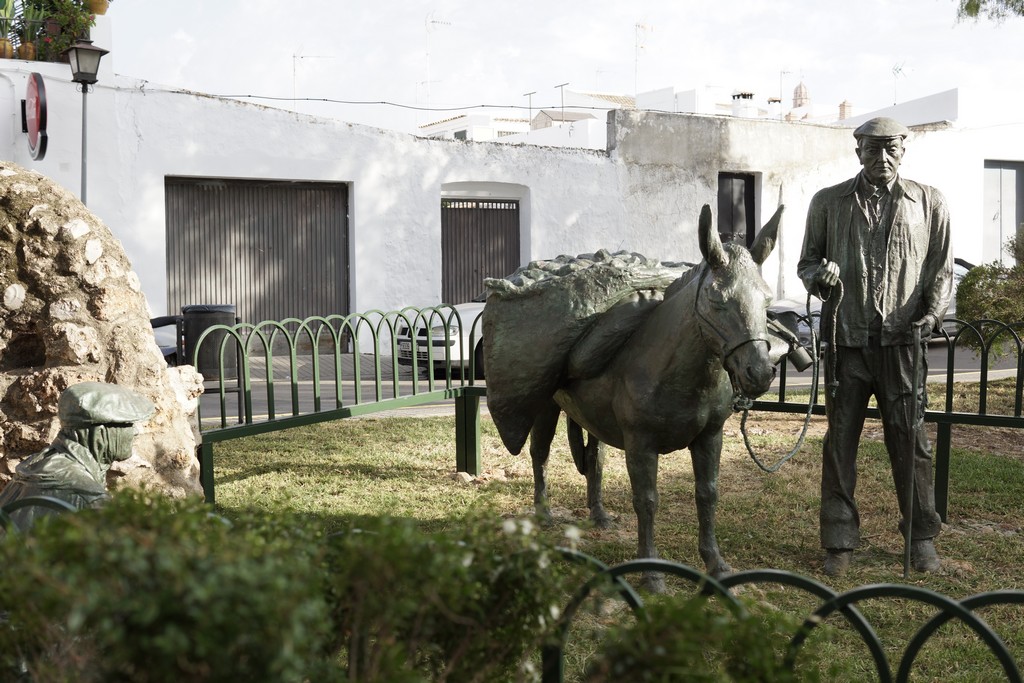 EL MONUMENTO A LOS CALEROS, TRAS SU RESTAURACIÓN, VUELVE A OCUPAR SU LUGAR EN AYAMONTE