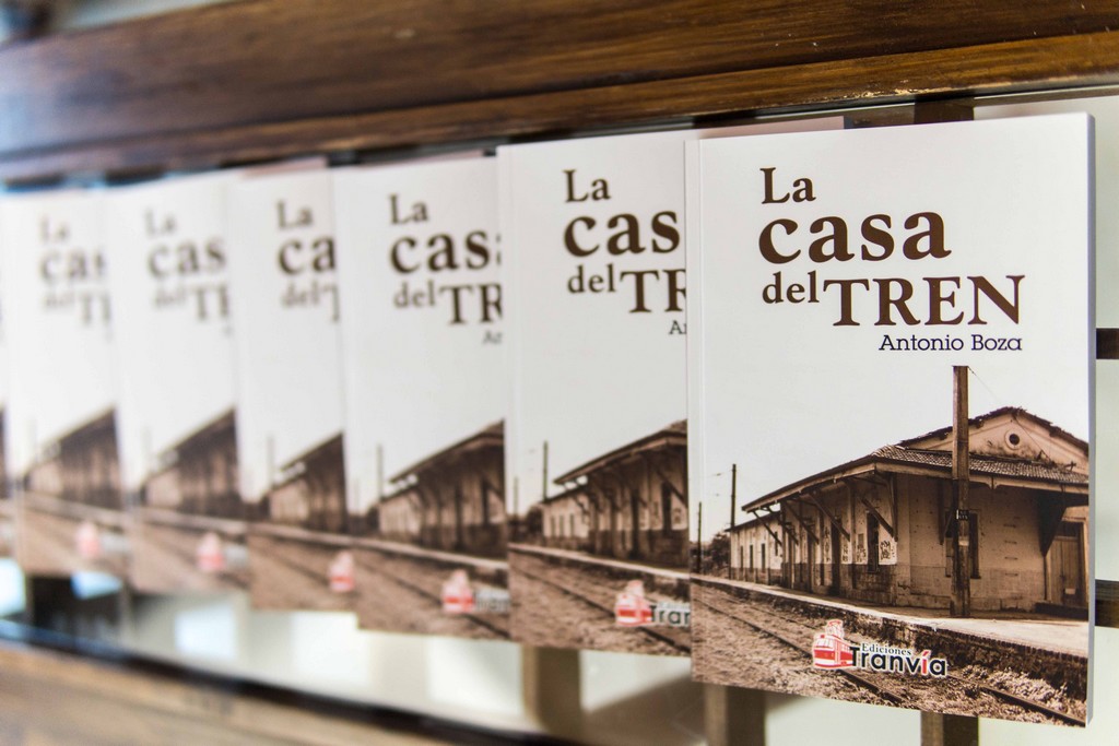 GRAN ACOGIDA A LA OBRA “LA CASA DEL TREN”, DEL AYAMONTINO ANTONIO BOZA