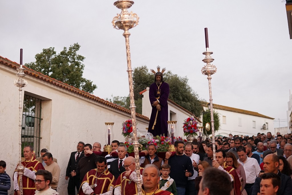 AYAMONTE VIVIÓ CON SOLEMNIDAD EL VIACRUCIS OFICIAL DE LA SEMANA SANTA