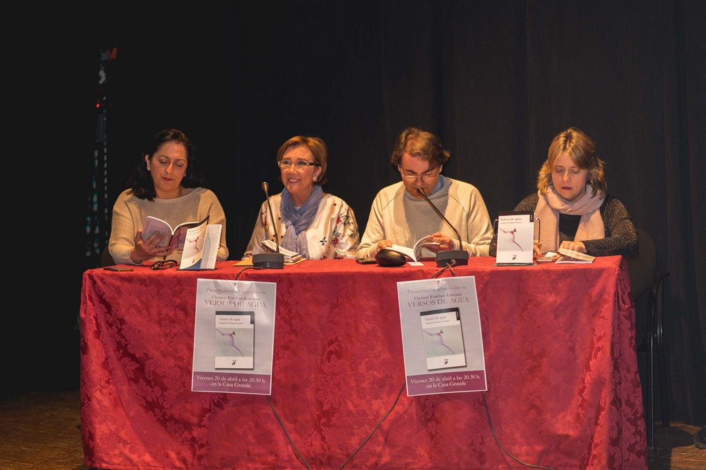 CLEMEN ESTEBAN PRESENTÓ SU LIBRO “VERSOS DE AGUA”