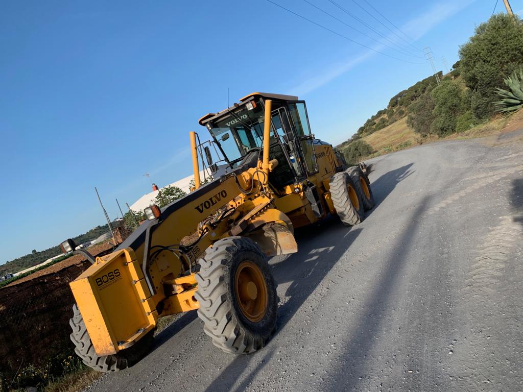 EL AYUNTAMIENTO DE AYAMONTE ARREGLA POR TERCERA VEZ EN CUATRO AÑOS LOS CAMINOS RURALES DEL MUNICIPIO