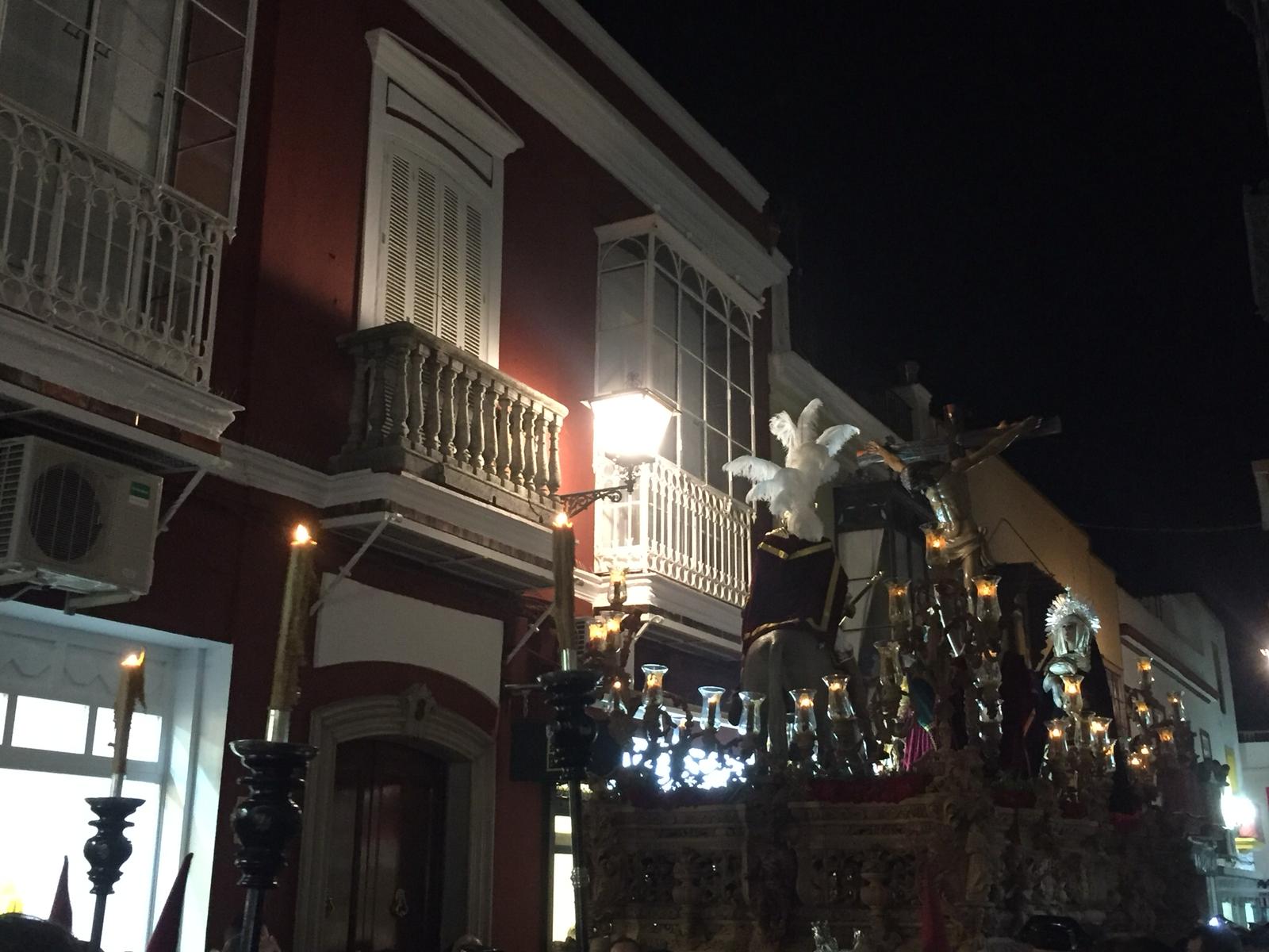 LA HERMANDAD DE LA SAGRADA LANZADA Y MARÍA SANTÍSIMA DE LA ESPERANZA DEL MAR PROCESIONAN POR LAS CALLES DE AYAMONTE