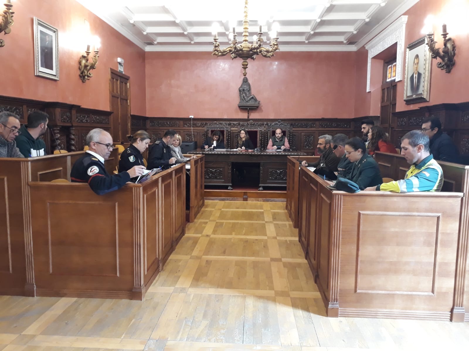EL AYUNTAMIENTO DE AYAMONTE CELEBRA UNA JUNTA PARA ESTABLECER EL PLAN DE SEGURIDAD DE LOS CARNAVALES