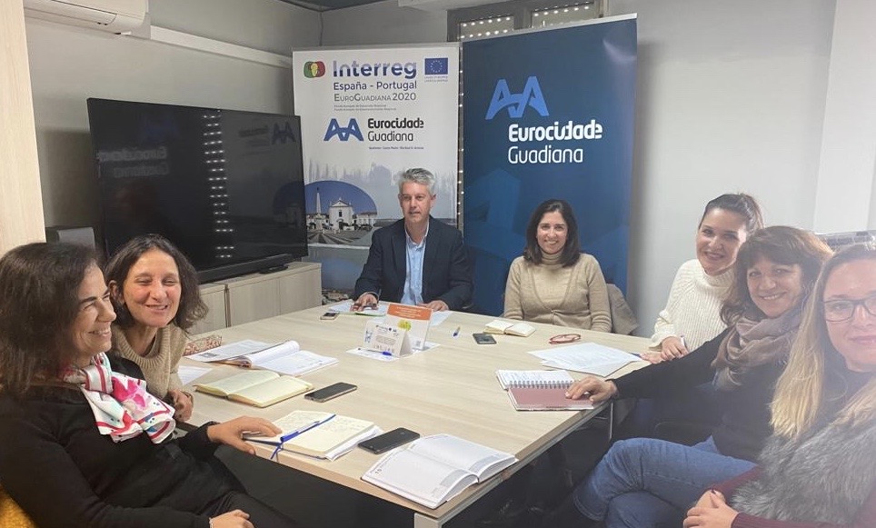 LOS CENTROS EUROPE DIRECT DE HUELVA Y ALGARVE  COORDINAN LAS ACCIONES QUE DESARROLLARÁN ESTEAÑO EN LA EUROCIUDAD