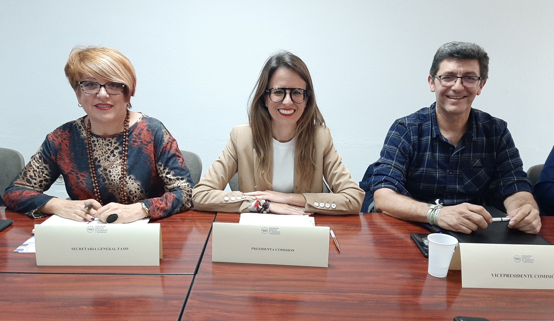 LA ALCALDESA DE AYAMONTE, NATALIA SANTOS, PRESIDENTA DE LA COMISIÓN DE FUNCIÓN PÚBLICA Y RECURSOS HUMANOS DE LA FAMP