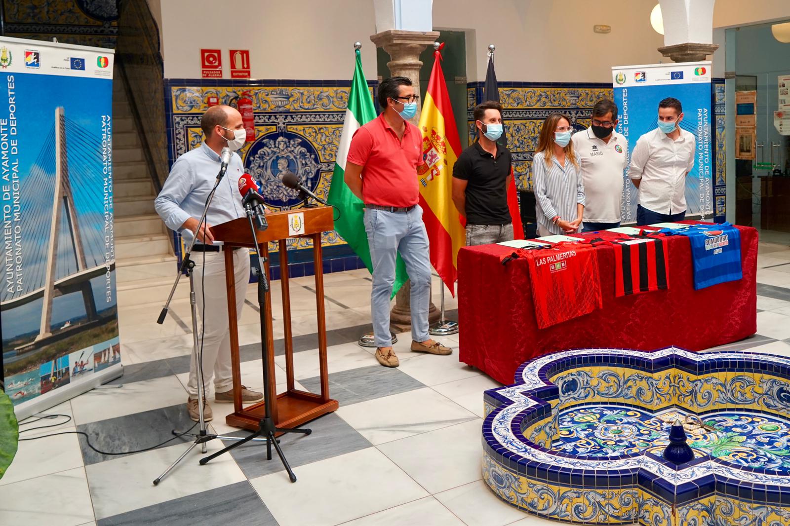 EL AYUNTAMIENTO DE AYAMONTE FIRMA UN CONVENIO DE COLABORACIÓN CON LOS CLUBES DE FÚTBOL DE LA CIUDAD