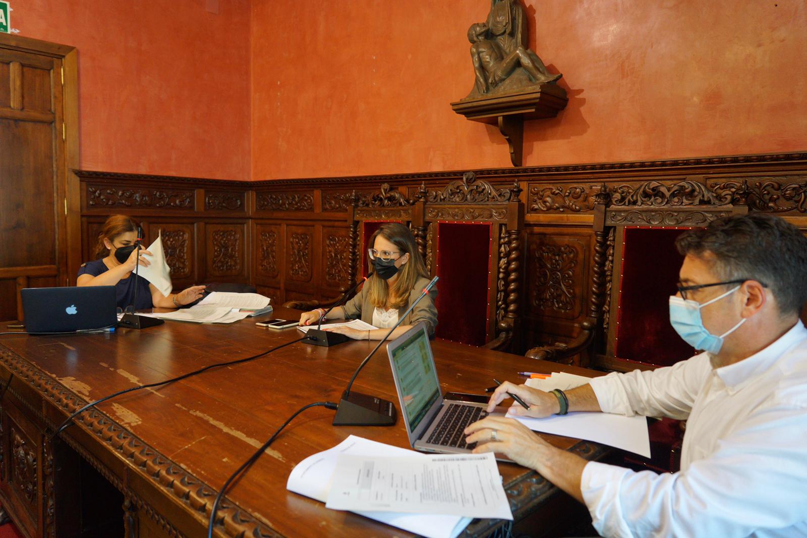 EL AYUNTAMIENTO REHABILITARÁ LOS PARQUES INFANTILES “LAS MONJAS”, DE POZO DEL CAMINO, Y “SENADOR MIGUEL ESTEBAN”